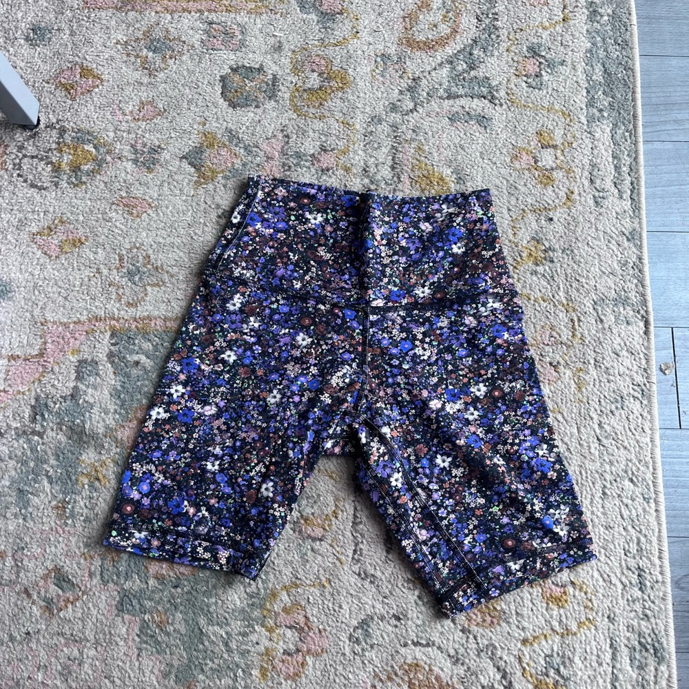 Lululemon Athletica Blue and Black Bike Shorts